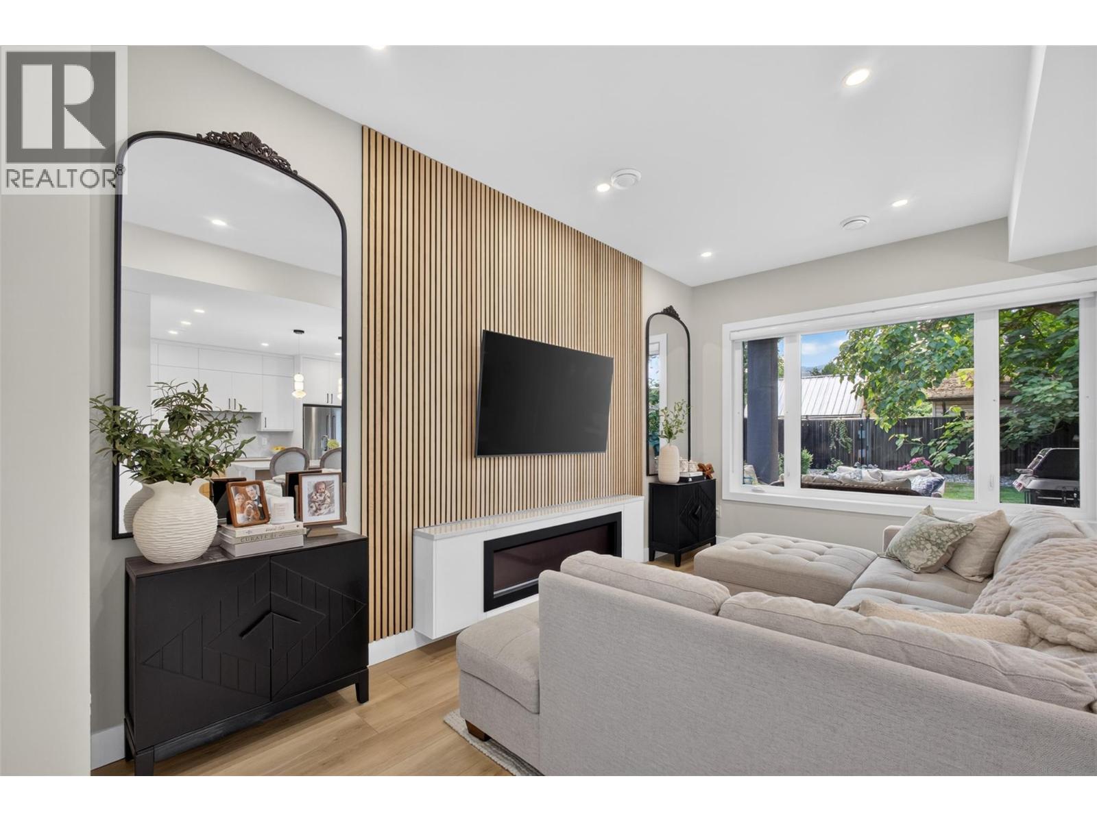 707 Raymer Road, Kelowna, British Columbia  V1W 1H6 - Photo 6 - 10396474