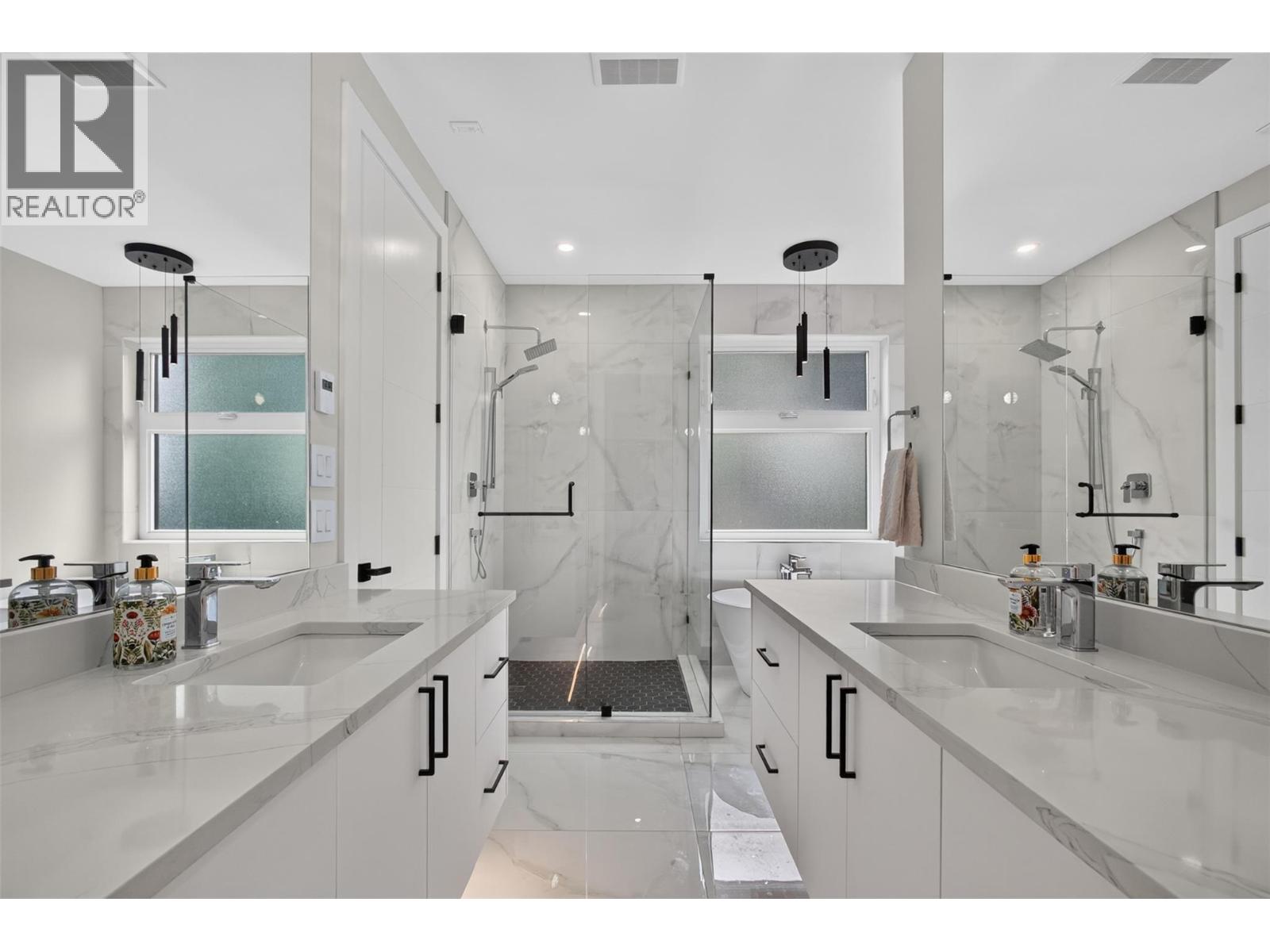 707 Raymer Road, Kelowna, British Columbia  V1W 1H6 - Photo 28 - 10396474