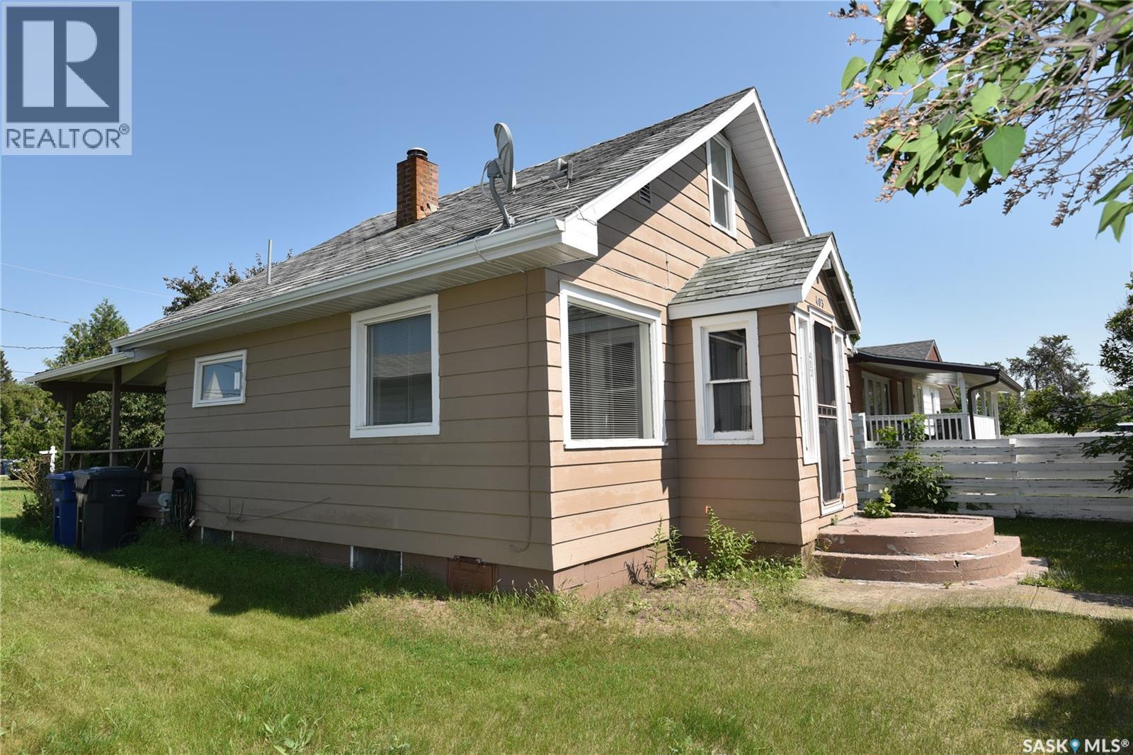 403 2nd Street W, Nipawin, Saskatchewan  S0E 1E0 - Photo 2 - SK044492