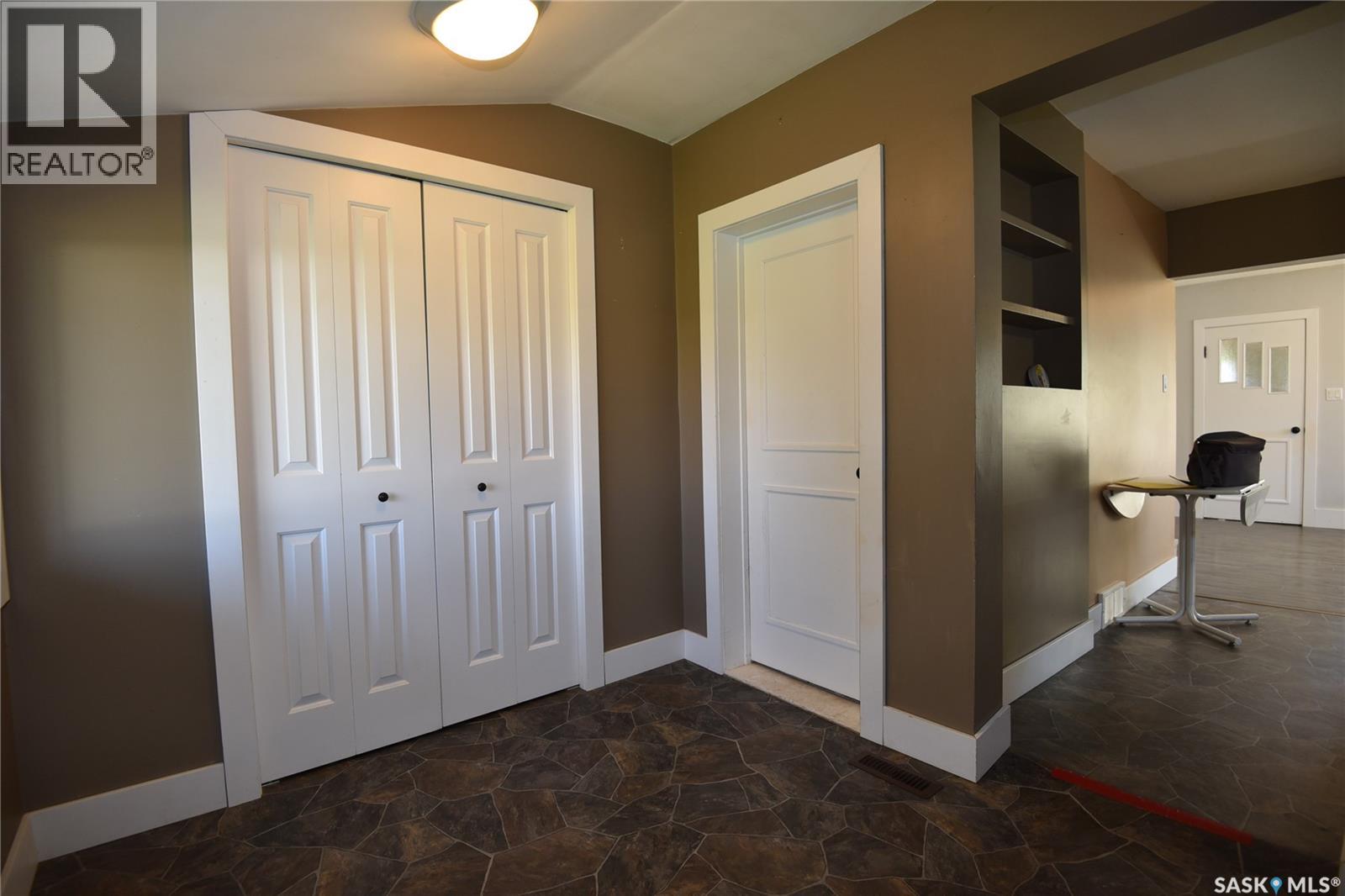 403 2nd Street W, Nipawin, Saskatchewan  S0E 1E0 - Photo 4 - SK044492