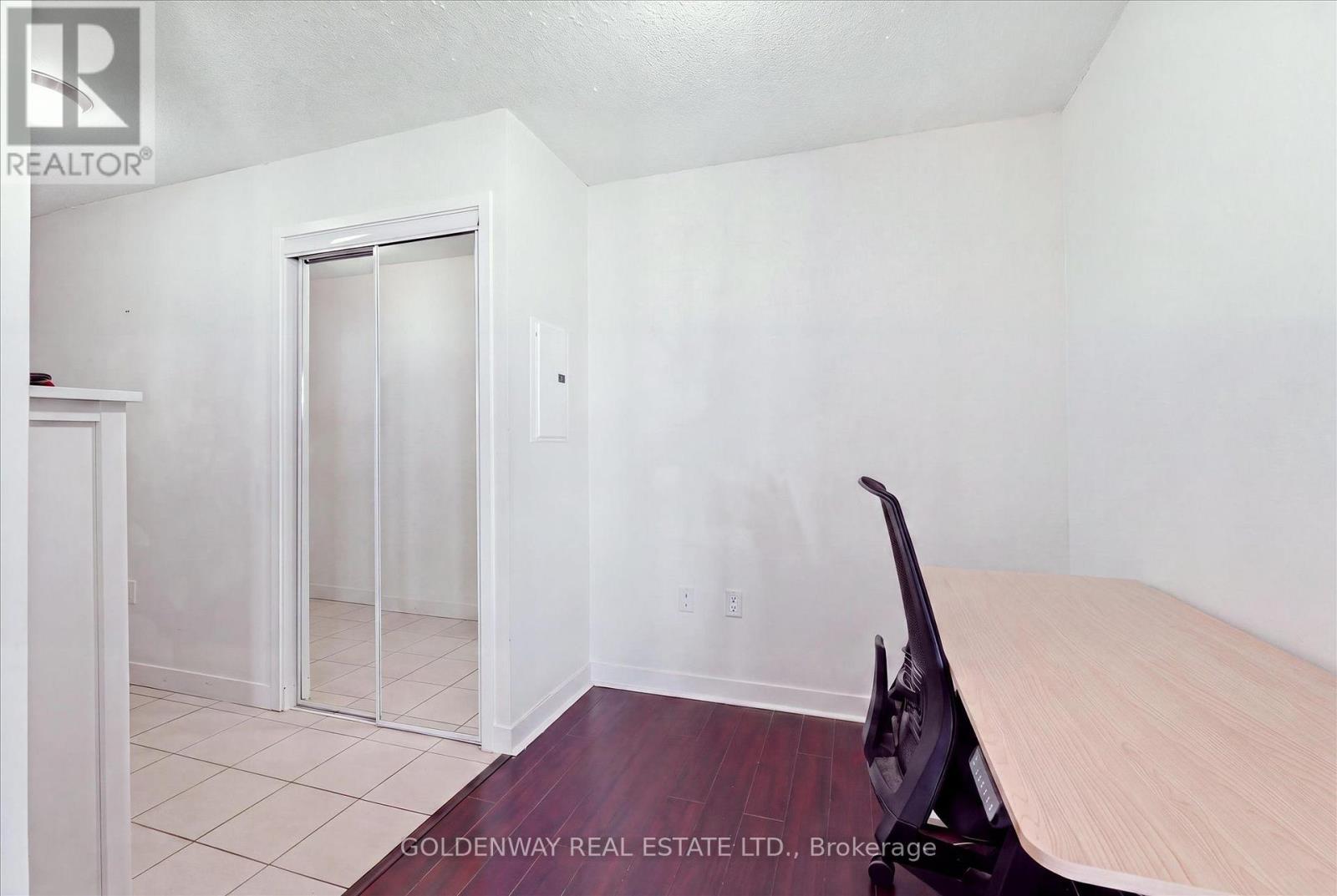 5015 - 11 Brunel Court, Toronto, Ontario  M5V 3Y3 - Photo 11 - C13624582