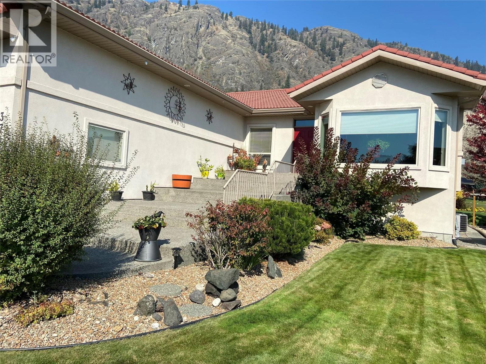 3744 Navatanee Drive, Kamloops, British Columbia  V2H 1S1 - Photo 25 - 10396748
