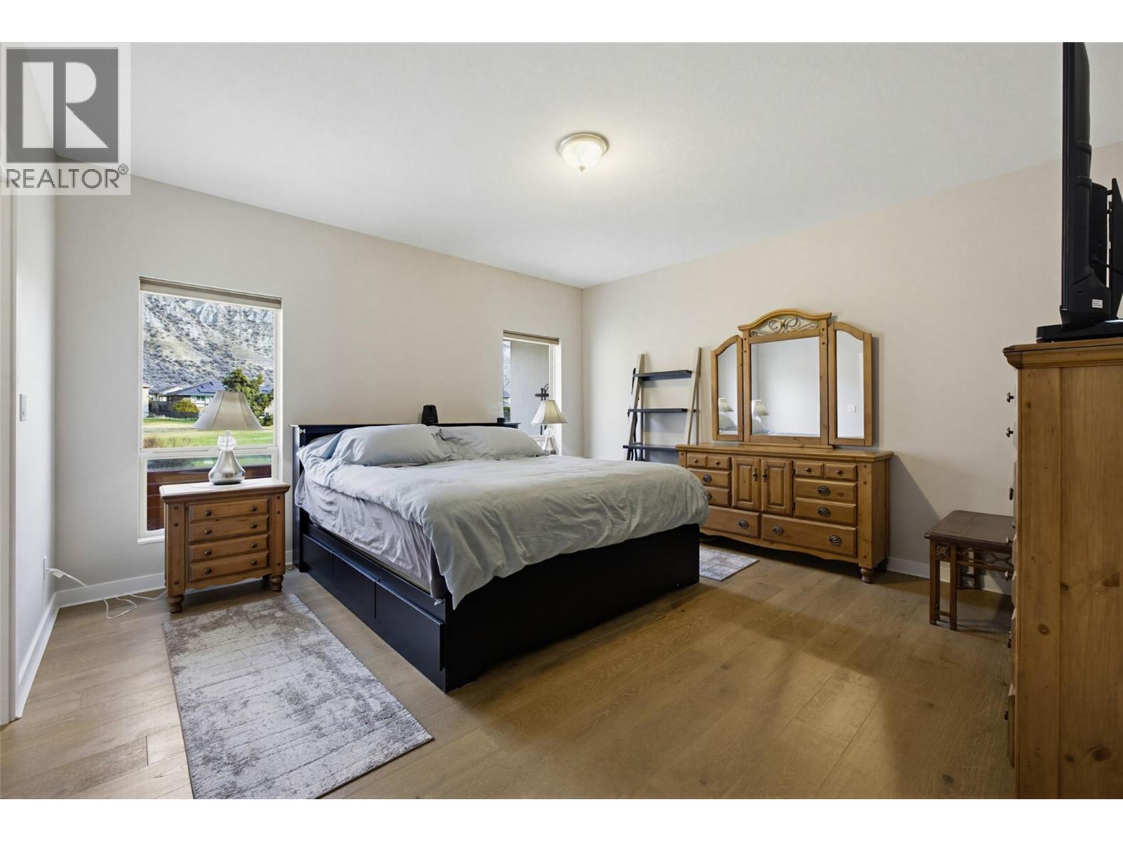 3744 Navatanee Drive, Kamloops, British Columbia  V2H 1S1 - Photo 9 - 10396748