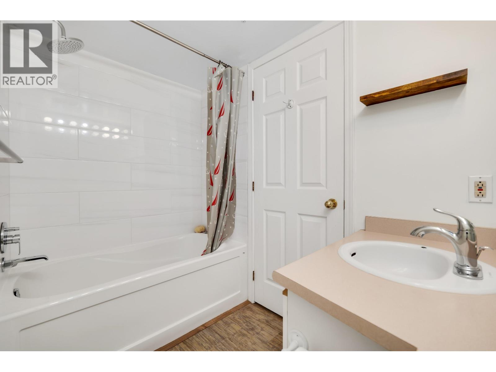 201b 40120 Willow Crescent, Squamish, British Columbia V8B 0L7 - Photo 10 - R3126525