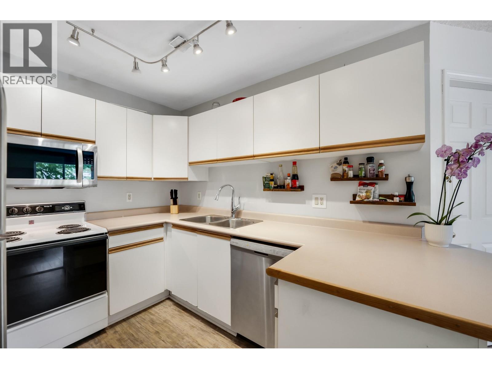 201b 40120 Willow Crescent, Squamish, British Columbia V8B 0L7 - Photo 5 - R3126525