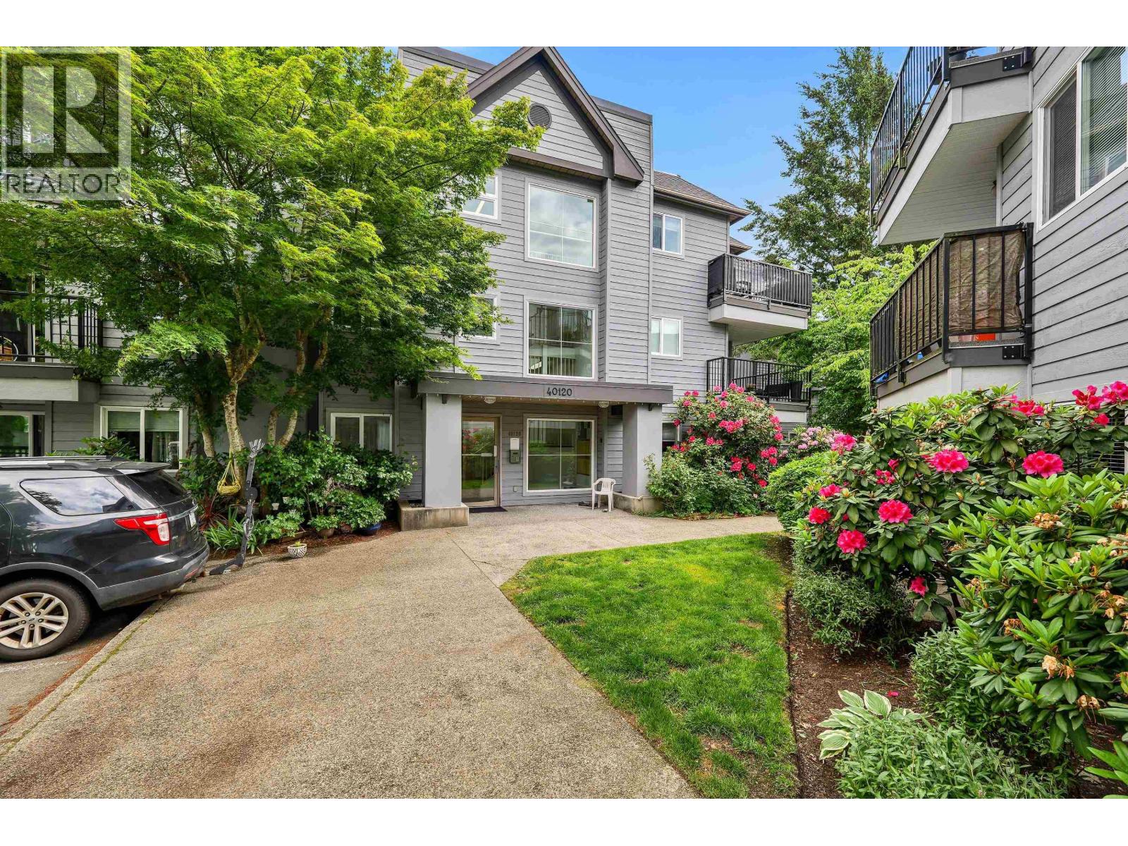 201b 40120 Willow Crescent, Squamish, British Columbia V8B 0L7 - Photo 1 - R3126525
