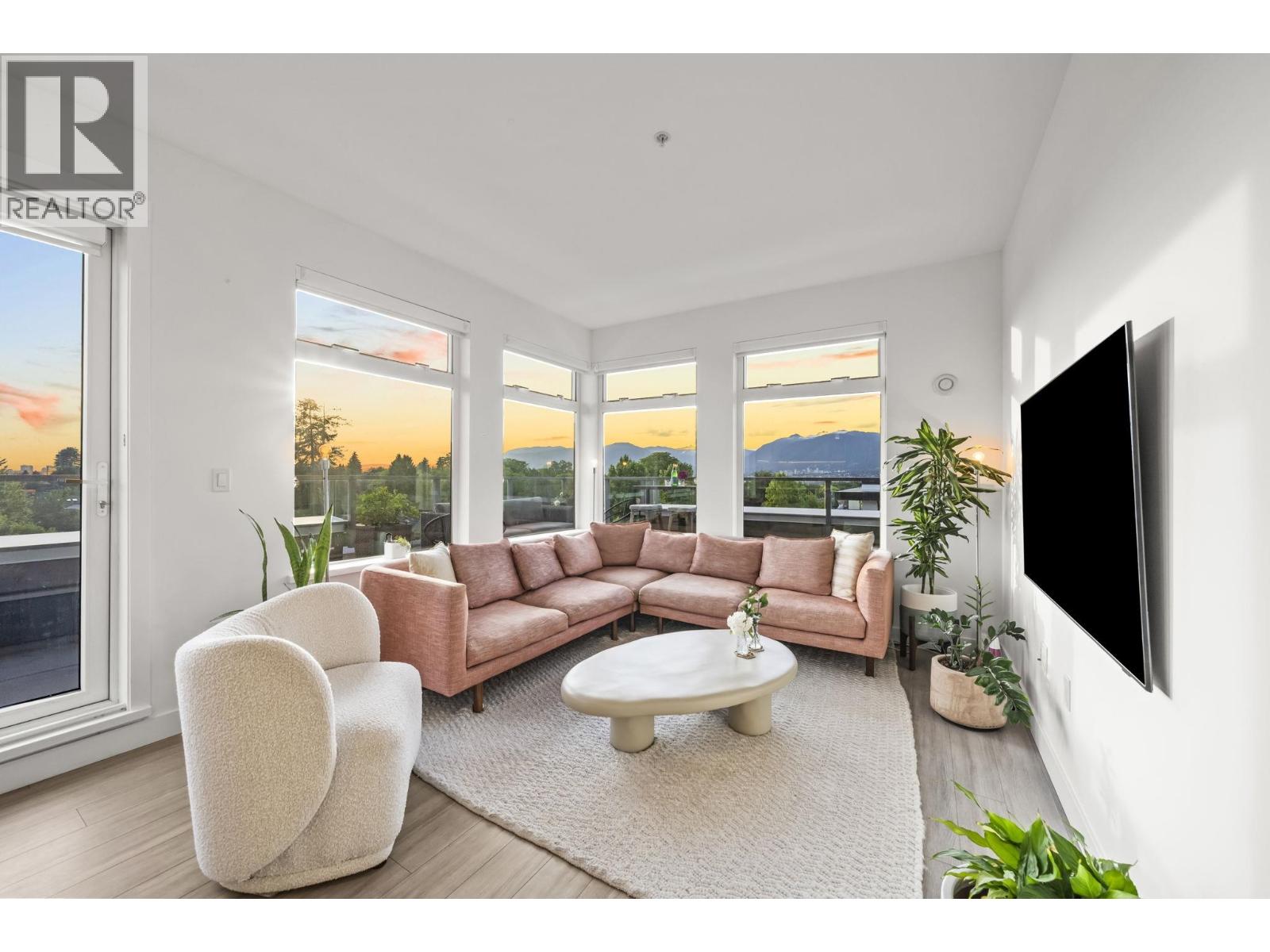 408 2408 Grant Street, Vancouver, British Columbia V5K 3G4 - Photo 3 - R3145614