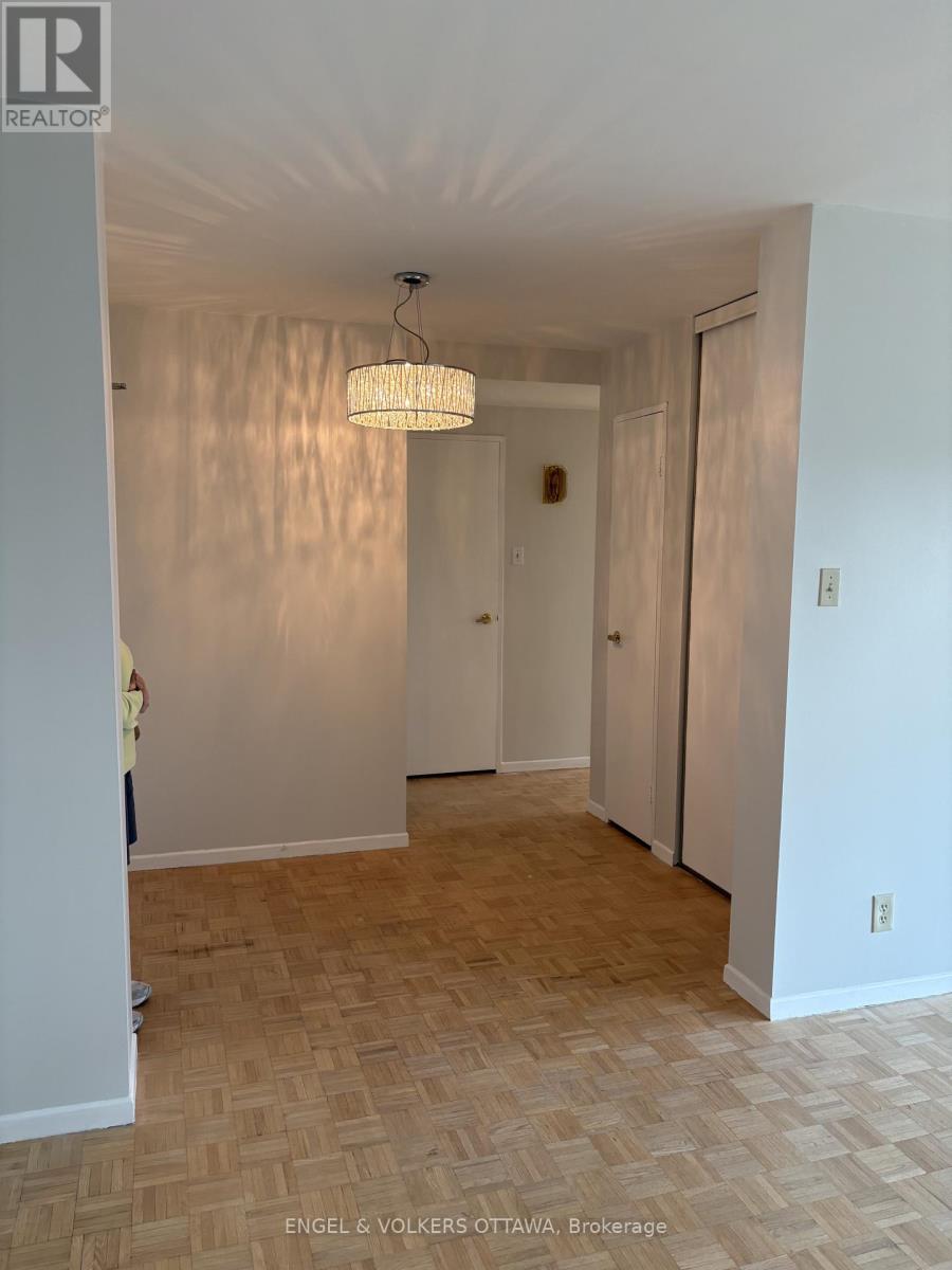 1005 - 265 Poulin Avenue, Ottawa, Ontario K2B 7Y8 - Photo 3 - X13637292