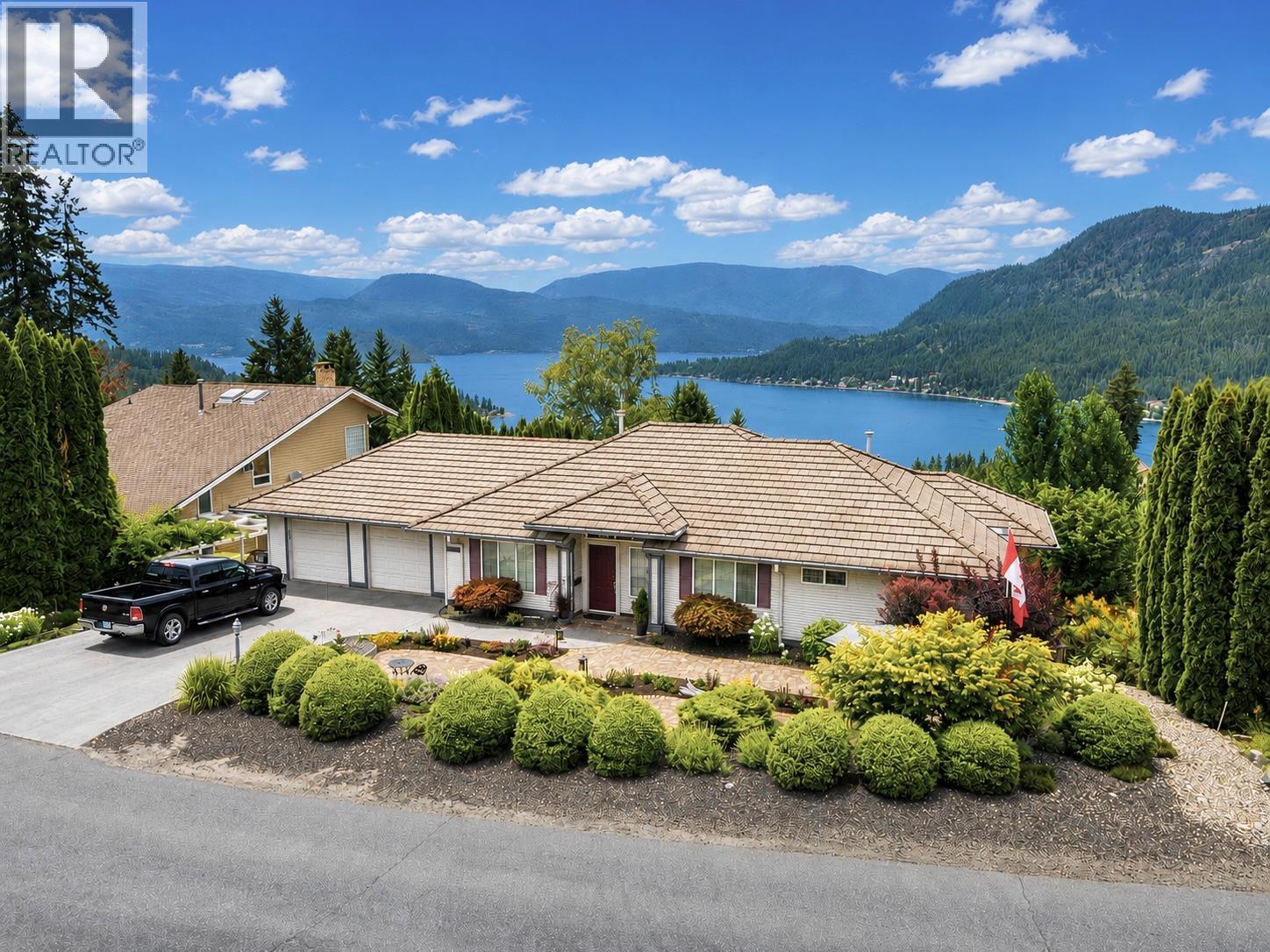 2595 Golf Course Drive, Blind Bay, British Columbia