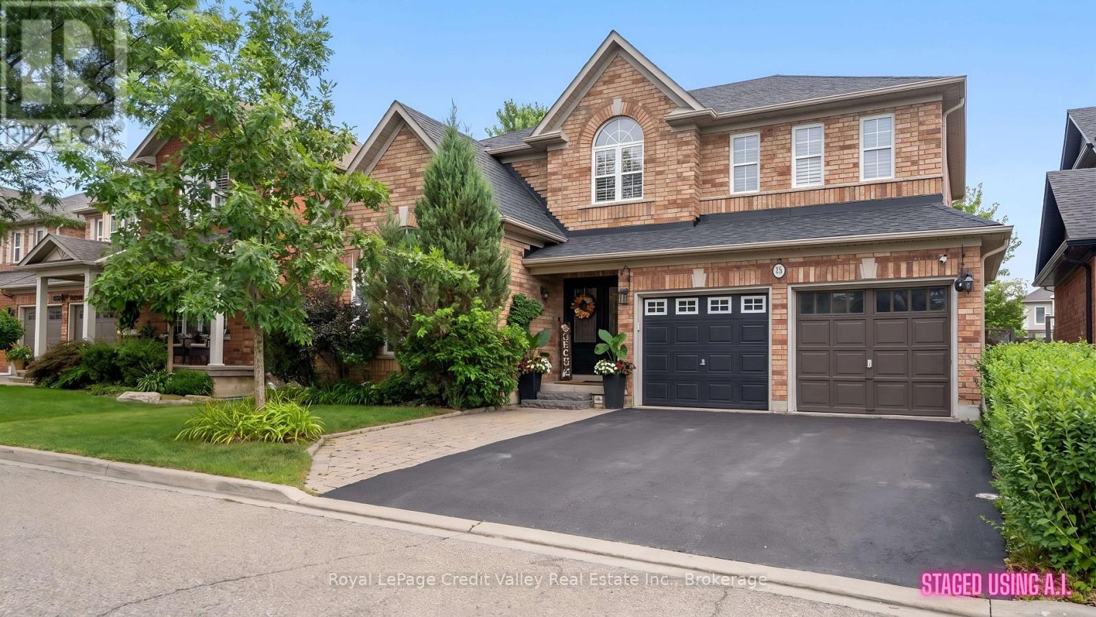 15 Courtsfield Crescent, Brampton, Ontario  L7A 2E3 - Photo 1 - W13637228