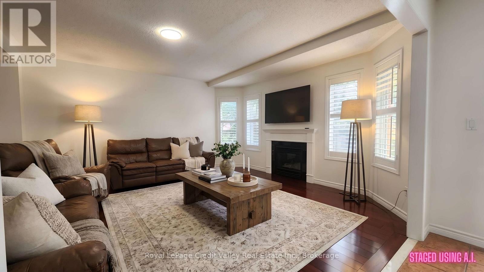 15 Courtsfield Crescent, Brampton, Ontario  L7A 2E3 - Photo 3 - W13637228