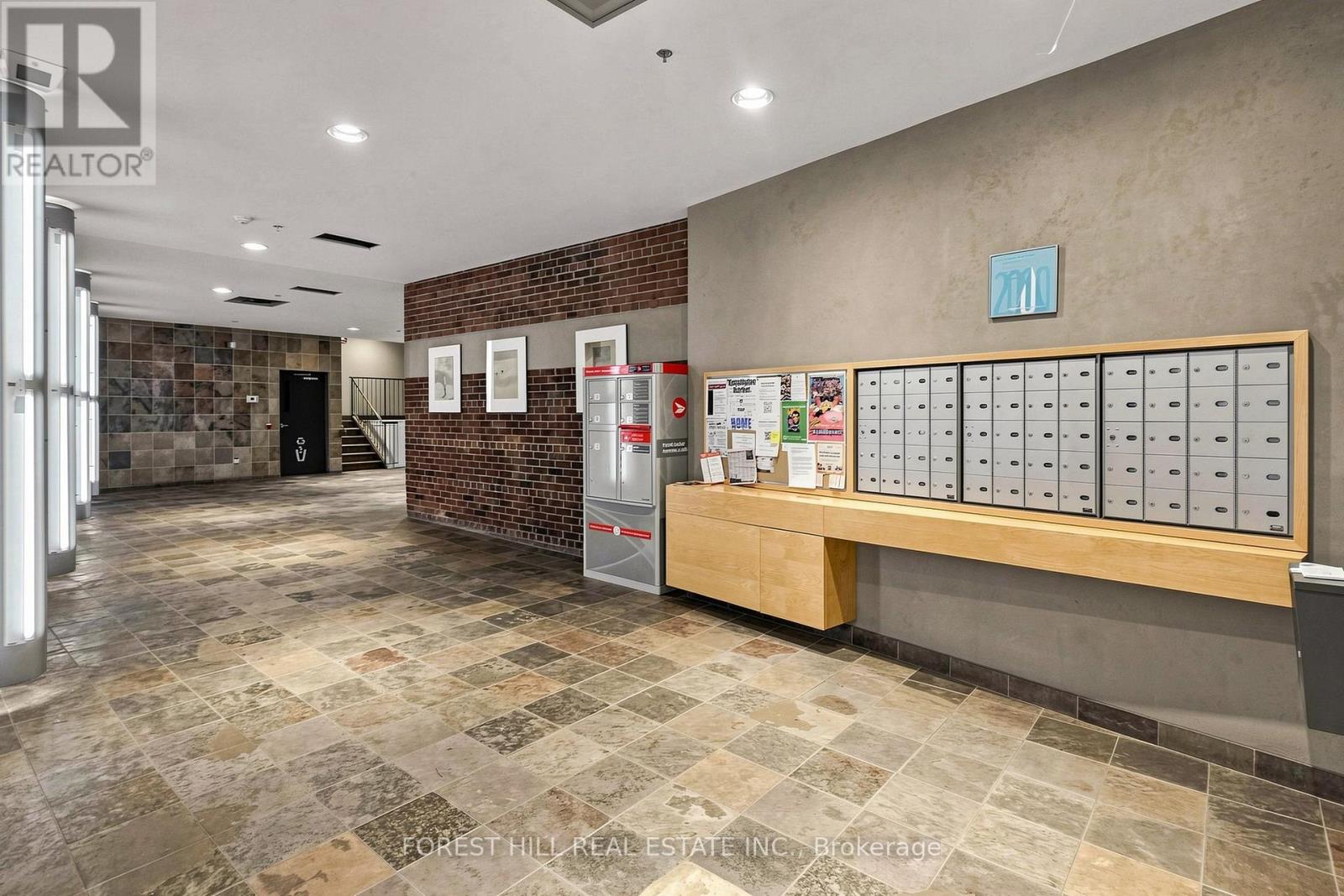 301 - 21 Nassau Street, Toronto, Ontario  M5T 3K6 - Photo 3 - C13637290