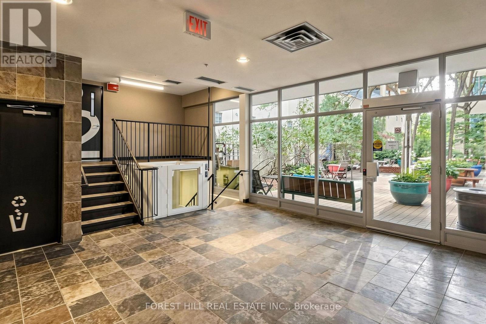 301 - 21 Nassau Street, Toronto, Ontario  M5T 3K6 - Photo 4 - C13637290
