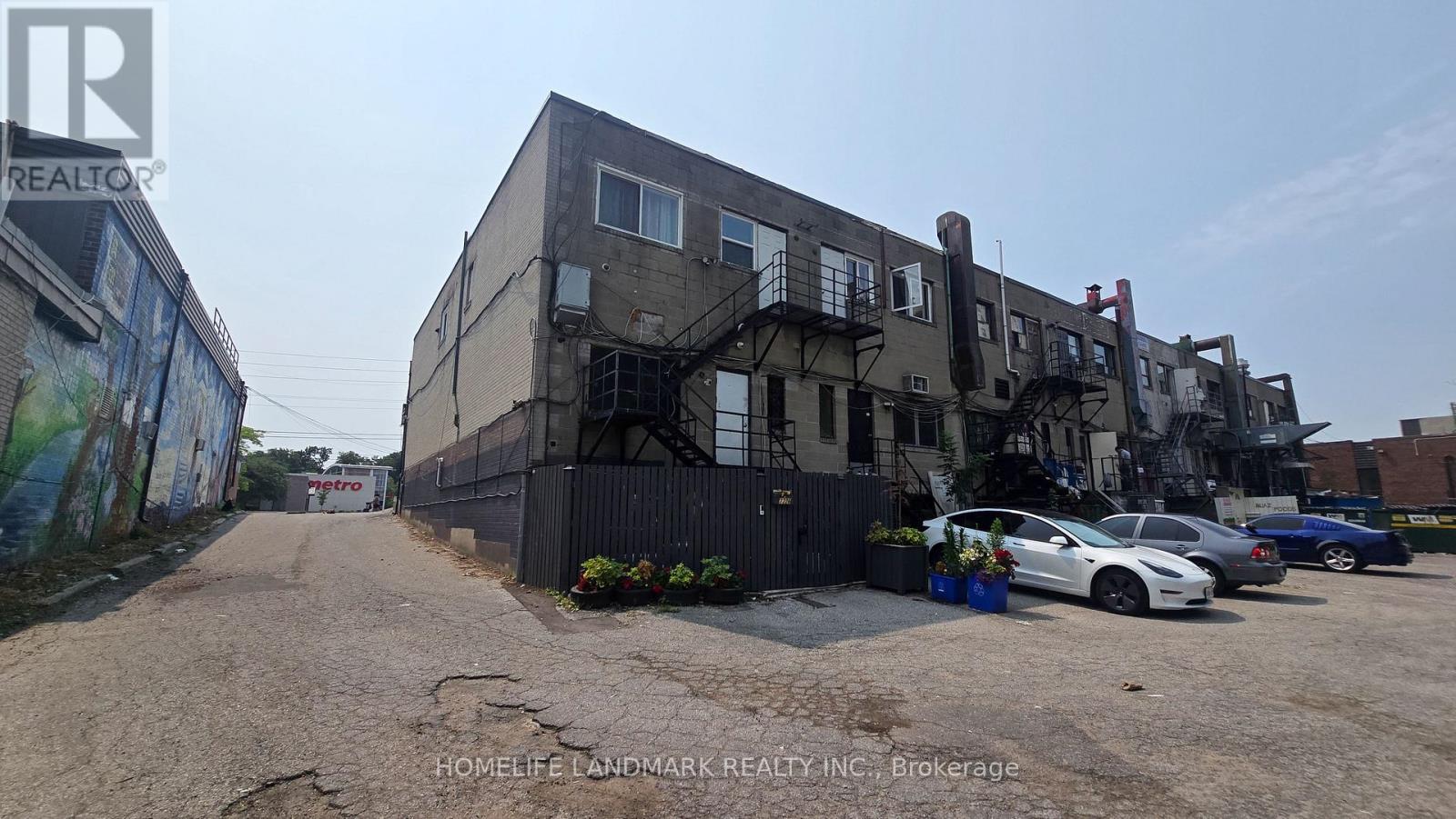 3226 Eglinton Avenue E, Toronto, Ontario  M1J 2H6 - Photo 4 - E13637246