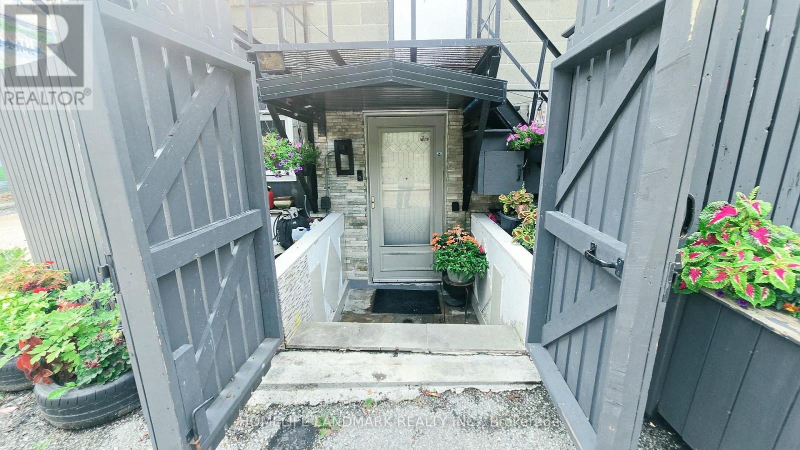3226 Eglinton Avenue E, Toronto, Ontario  M1J 2H6 - Photo 5 - E13637246