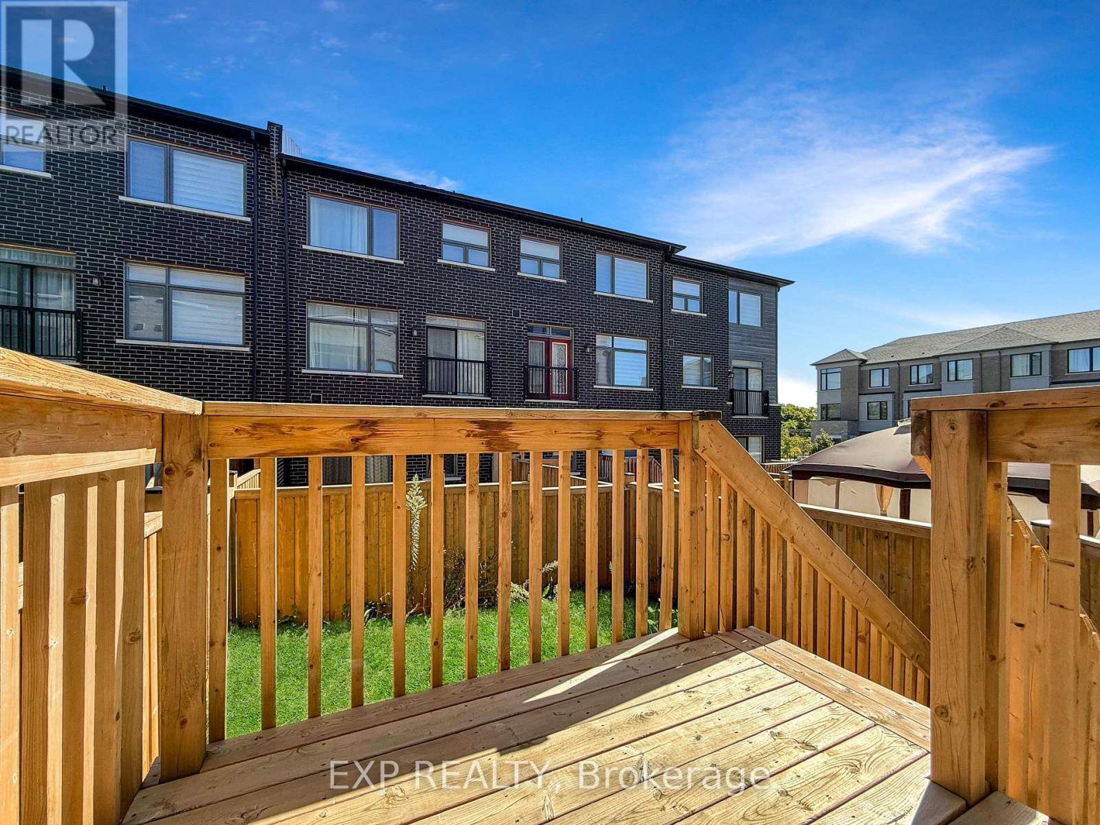 923 Isaac Phillips Way, Aurora, Ontario  L3X 2Y8 - Photo 3 - N13637218