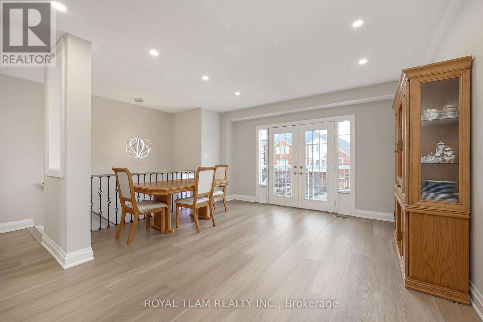 11 Jarrett Court, Vaughan, Ontario  L6A 3W4 - Photo 5 - N13637238