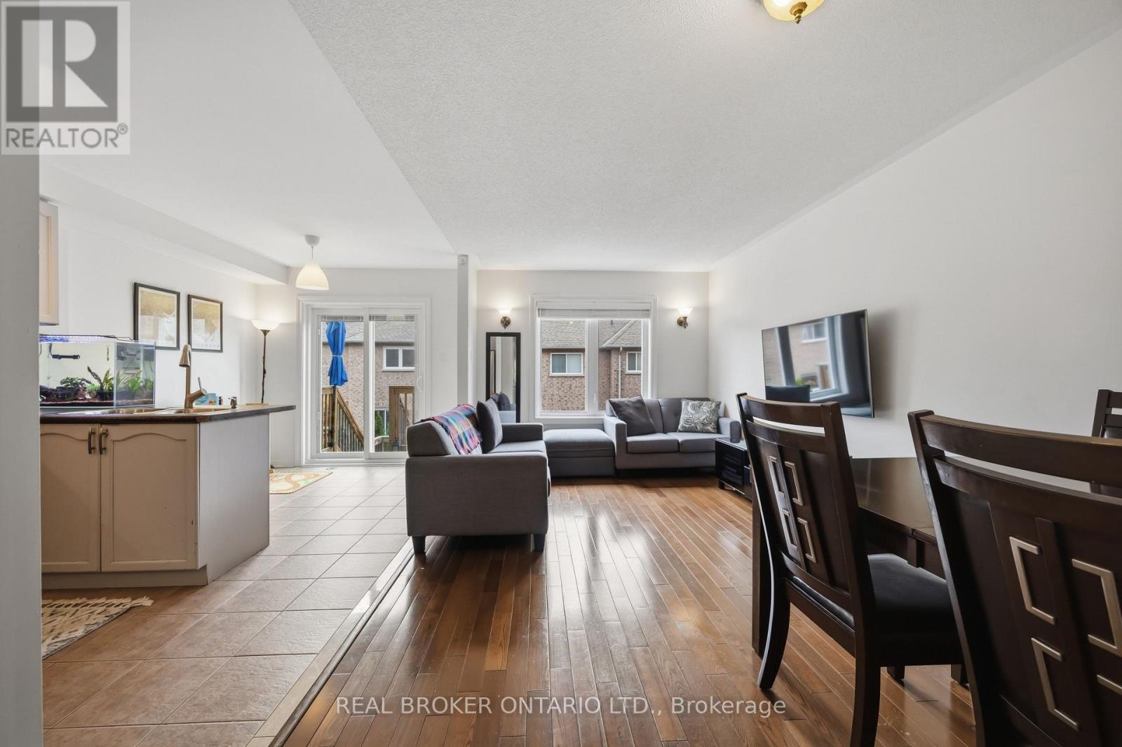 86 Coleridge Drive, Newmarket, Ontario  L3X 2T5 - Photo 7 - N13637324