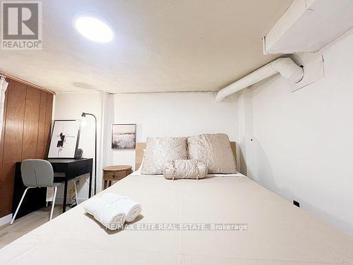 299 Robina Avenue E, Toronto, Ontario  M6C 3Z2 - Photo 16 - C13563526