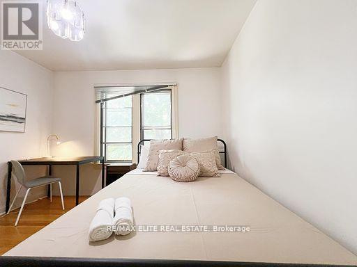 299 Robina Avenue E, Toronto, Ontario  M6C 3Z2 - Photo 22 - C13563526
