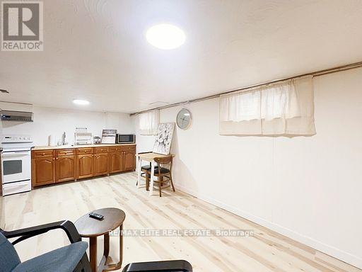 Upper 299 Robina Avenue E, Toronto, Ontario  M6C 3Z2 - Photo 14 - C13563530