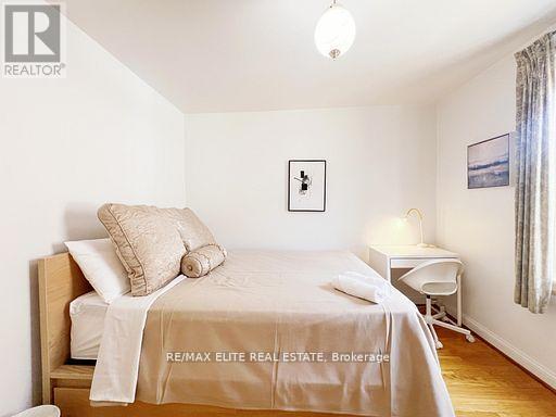 Upper 299 Robina Avenue E, Toronto, Ontario  M6C 3Z2 - Photo 20 - C13563530
