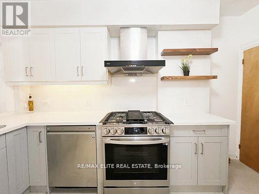 Upper 299 Robina Avenue E, Toronto, Ontario  M6C 3Z2 - Photo 24 - C13563530