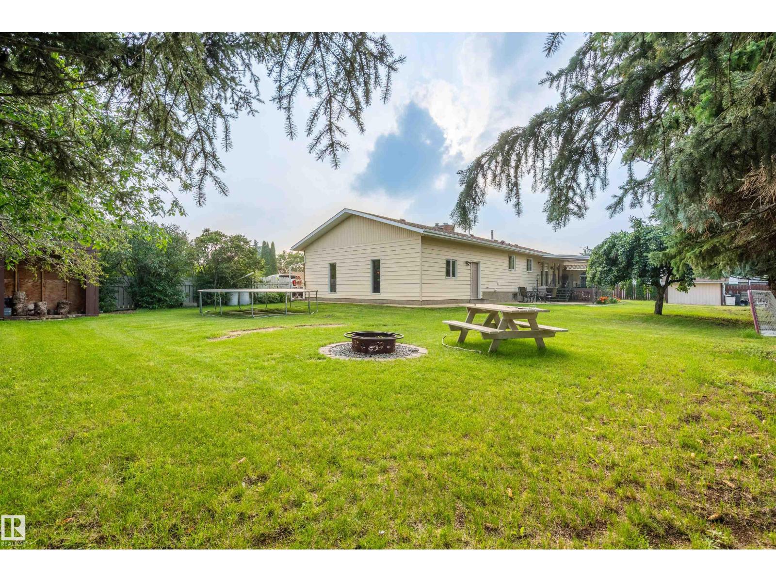 5825 52 ST, wetaskiwin, Alberta