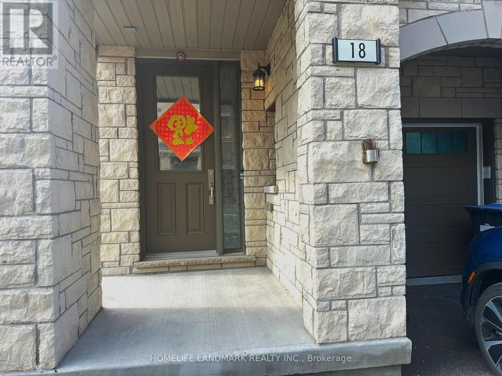 18 Lavinia Road, Brampton, Ontario  L6P 4N8 - Photo 2 - W13637222