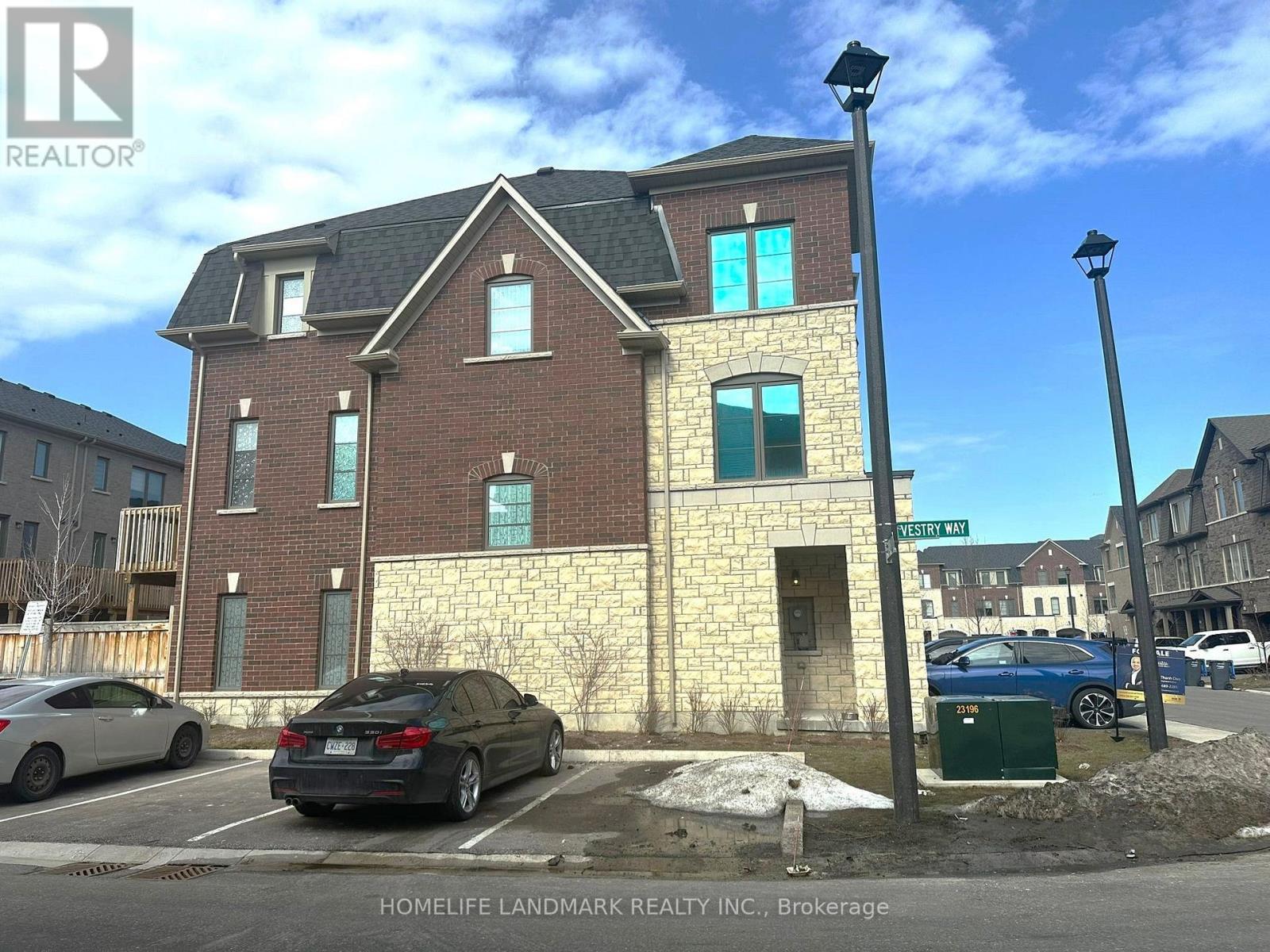 18 Lavinia Road, Brampton, Ontario  L6P 4N8 - Photo 3 - W13637222