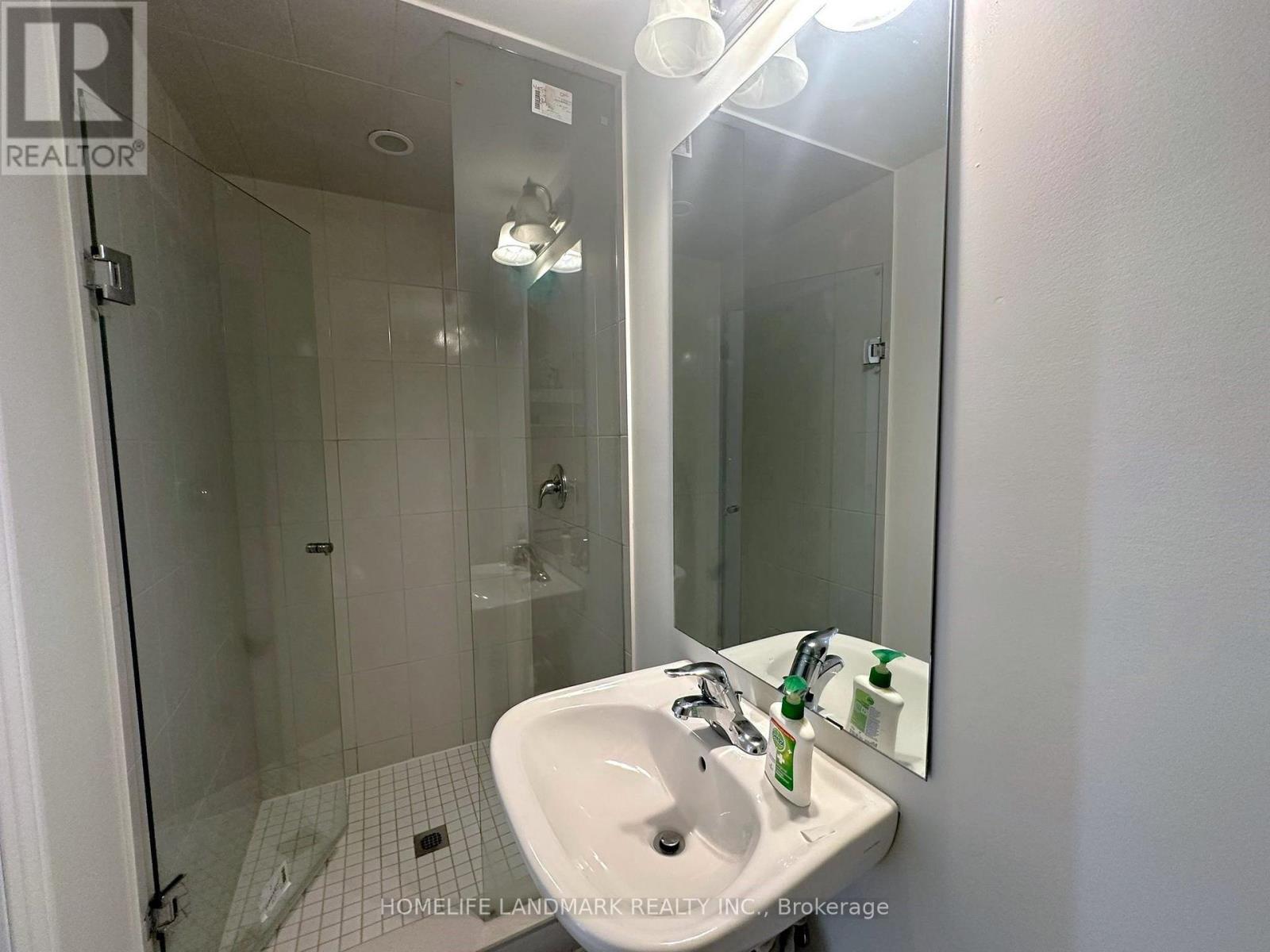 18 Lavinia Road, Brampton, Ontario  L6P 4N8 - Photo 6 - W13637222