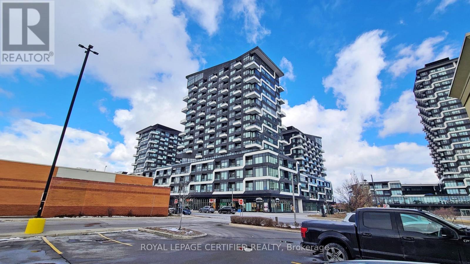 826 - 2485 TAUNTON ROAD, Oakville, Ontario