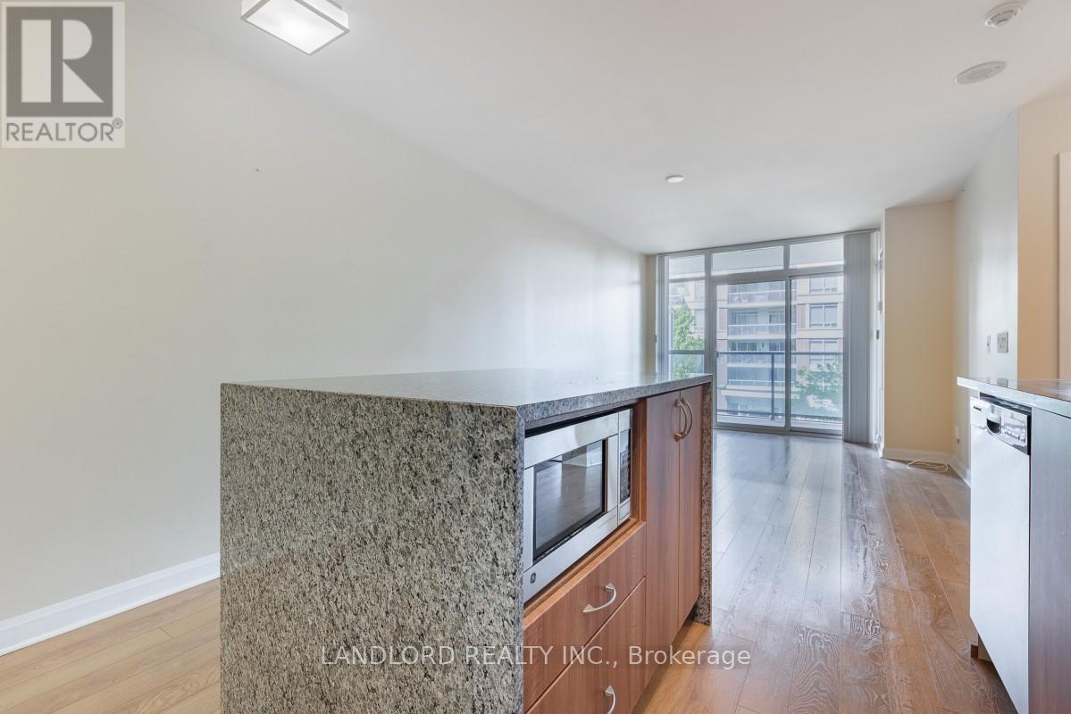 318 - 1 Michael Power Place, Toronto (Islington-City Centre West), Ontario  M9A 0A1 - Photo 5 - W13637240