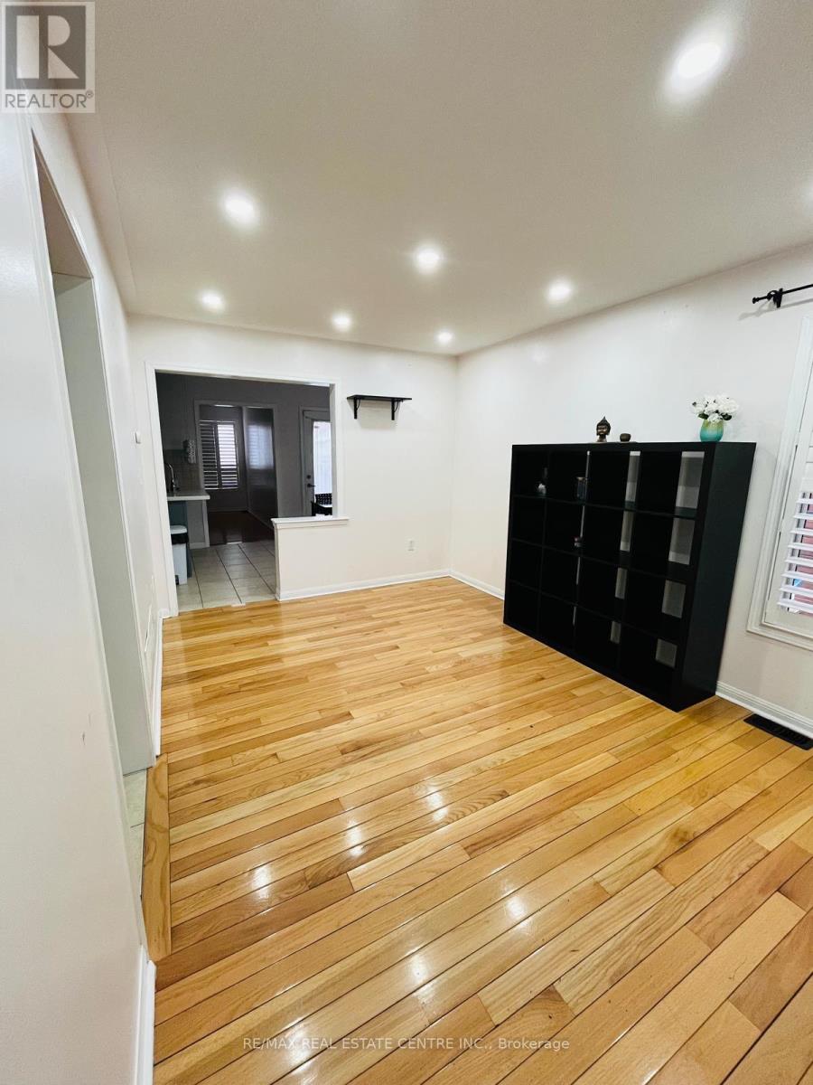 Upper Level - 48 Herdwick Street, Brampton, Ontario  L6S 6L7 - Photo 10 - W13637250