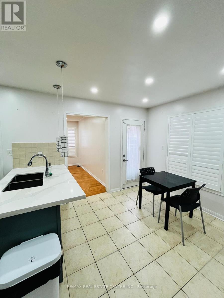 Upper Level - 48 Herdwick Street, Brampton, Ontario  L6S 6L7 - Photo 12 - W13637250