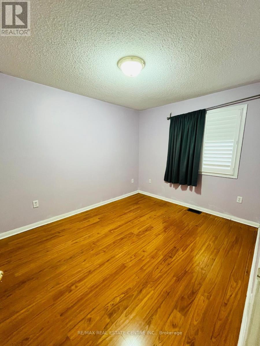 Upper Level - 48 Herdwick Street, Brampton, Ontario  L6S 6L7 - Photo 15 - W13637250