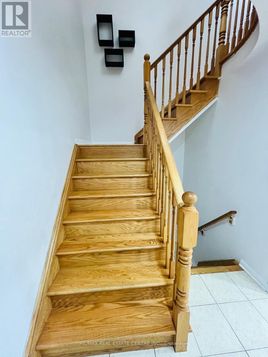 Upper Level - 48 Herdwick Street, Brampton, Ontario  L6S 6L7 - Photo 19 - W13637250