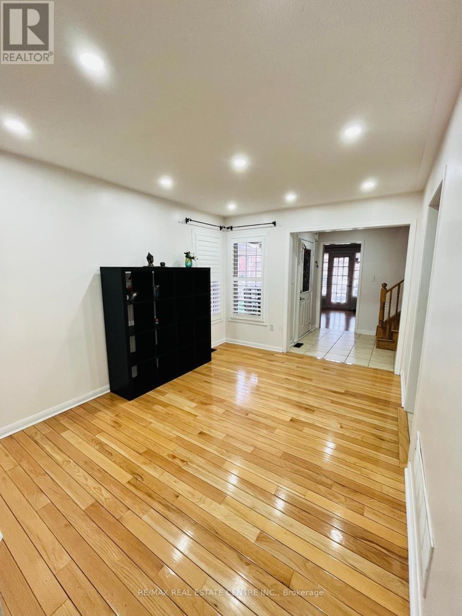 Upper Level - 48 Herdwick Street, Brampton, Ontario  L6S 6L7 - Photo 4 - W13637250