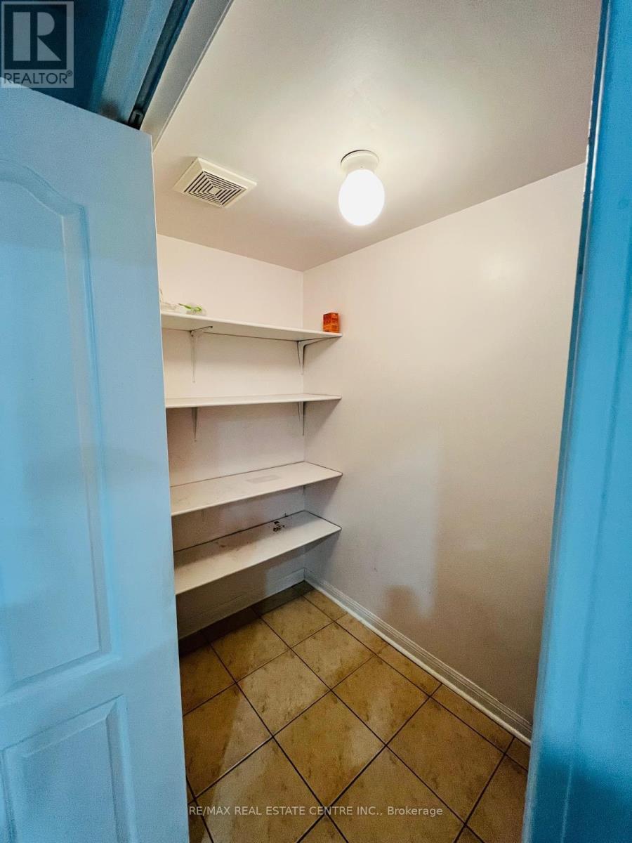 Upper Level - 48 Herdwick Street, Brampton, Ontario  L6S 6L7 - Photo 6 - W13637250