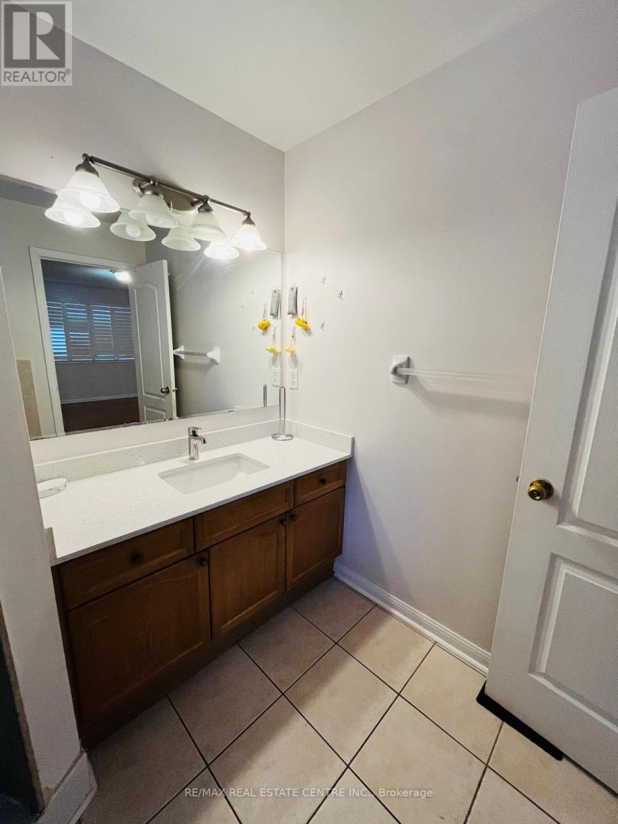 Upper Level - 48 Herdwick Street, Brampton, Ontario  L6S 6L7 - Photo 9 - W13637250