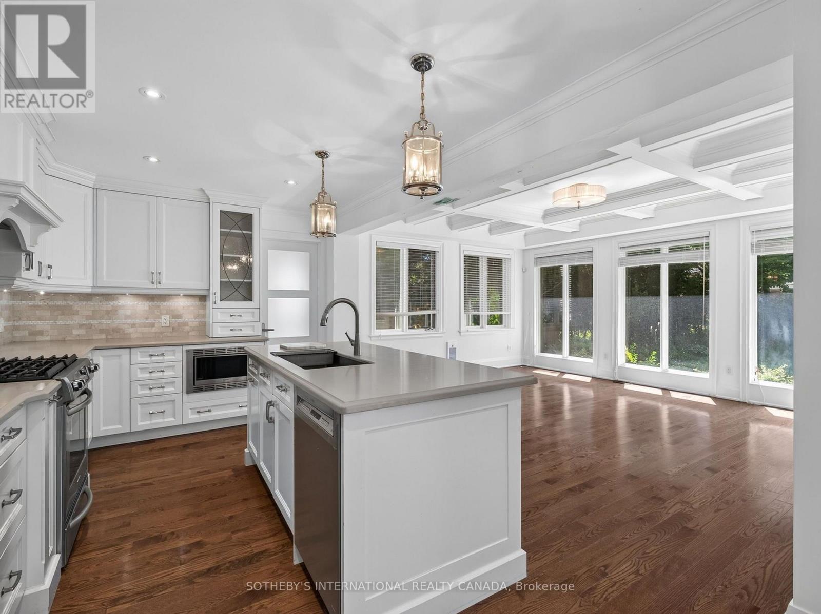 56 Edgehill Road, Toronto, Ontario  M9A 4N5 - Photo 7 - W13637312