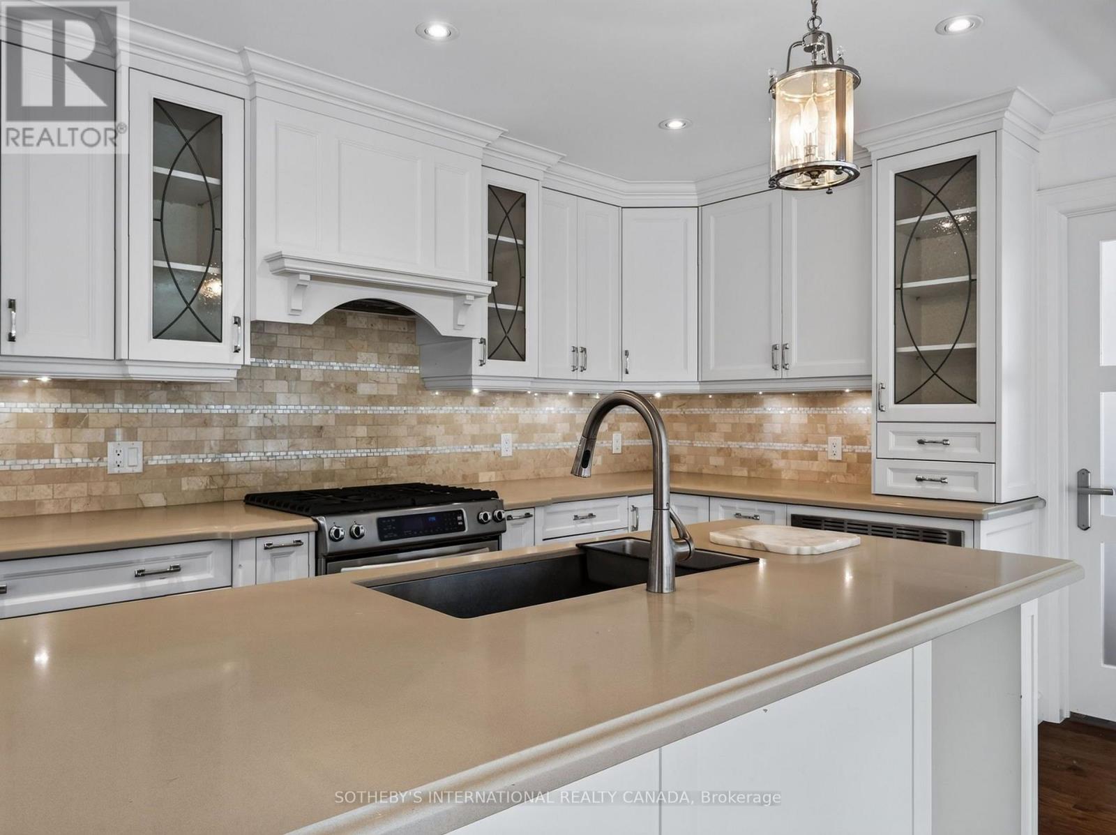 56 Edgehill Road, Toronto, Ontario  M9A 4N5 - Photo 9 - W13637312