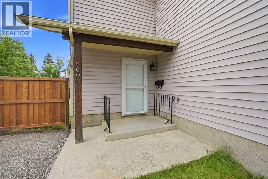 5608 Rundlehorn Drive NE, Calgary, Alberta  T1Y 3J2 - Photo 4 - A2325345