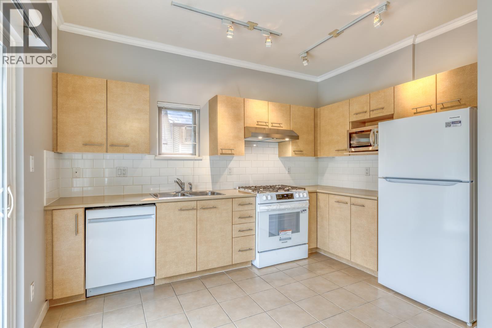 17 9133 Sill Avenue, Richmond, British Columbia  V6Y 4H6 - Photo 5 - R3152491