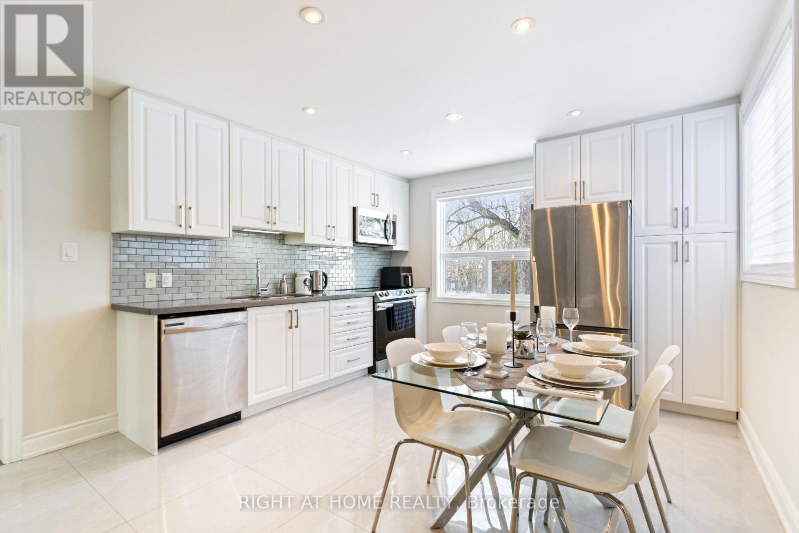 735 Srigley Street, Newmarket, Ontario L3Y 1X6 - Photo 6 - N13243628