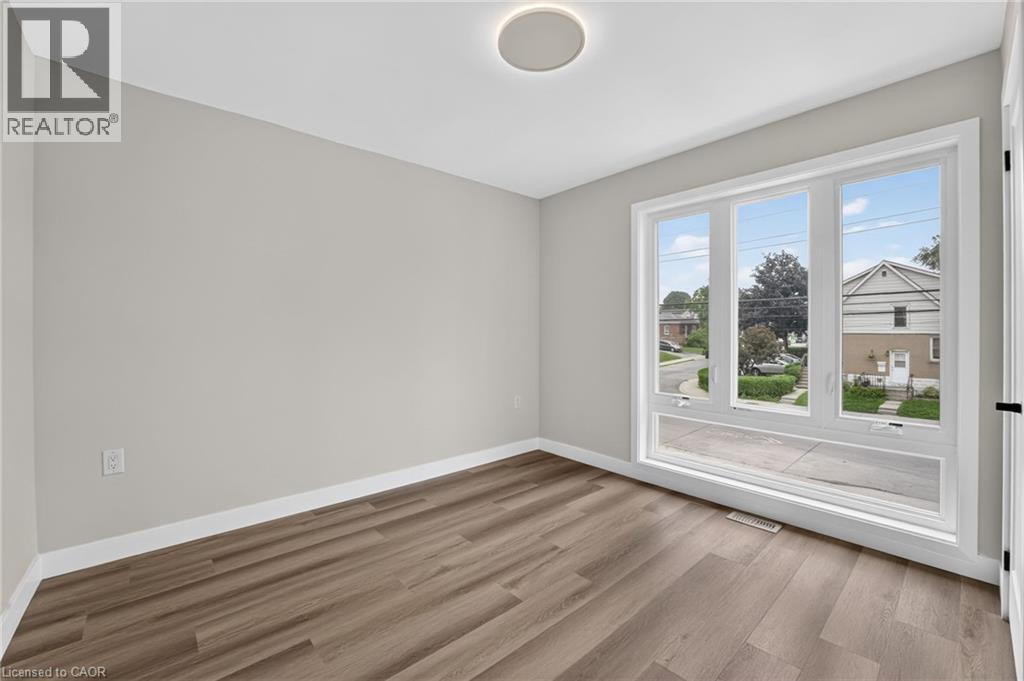 325 Queensdale Avenue E, Hamilton, Ontario  L9A 1L5 - Photo 37 - 40853246