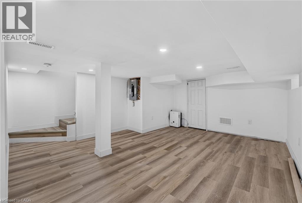 325 Queensdale Avenue E, Hamilton, Ontario  L9A 1L5 - Photo 42 - 40853246
