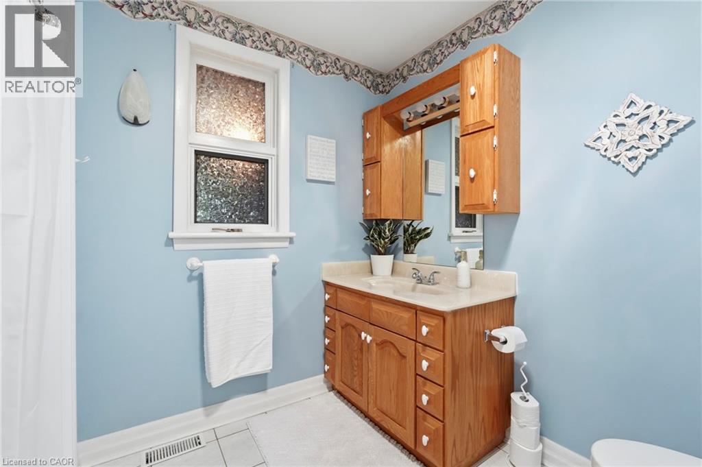 70 Floresta Court, Ancaster, Ontario  L9G 1R8 - Photo 19 - 40852702
