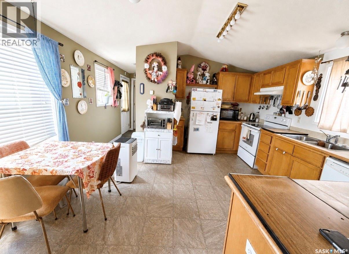 160 Prairie Sun Court, Swift Current, Saskatchewan  S9H 3X6 - Photo 3 - SK044526