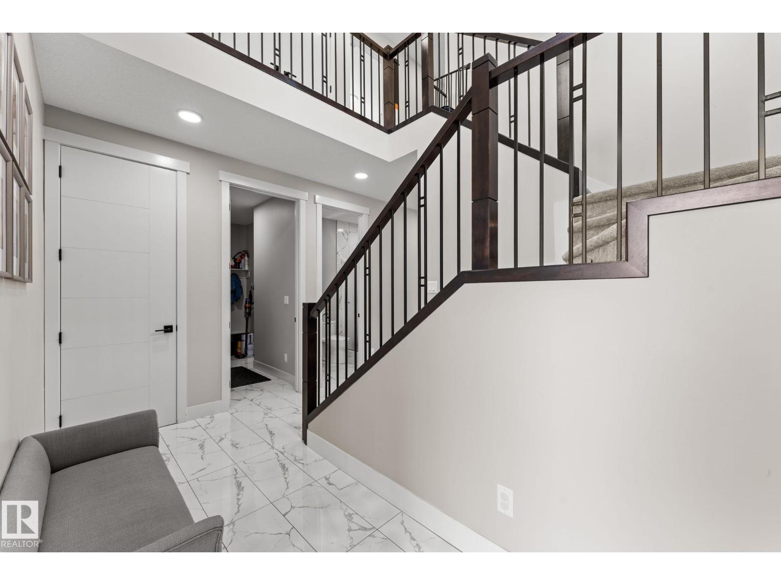 12383 176 Av Nw, Edmonton, Alberta  T5X 0L3 - Photo 4 - E4502081